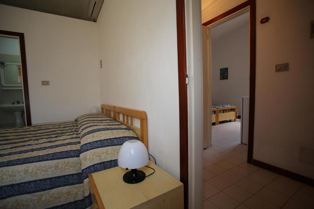 Hotel Club Poseidon Stalettì Zimmer foto
